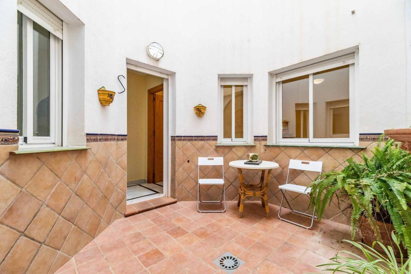Cyv Centrally Located 1 Bed 1 Bath Near The Beach ฟูเอนฮิโรลา ภายนอก รูปภาพ